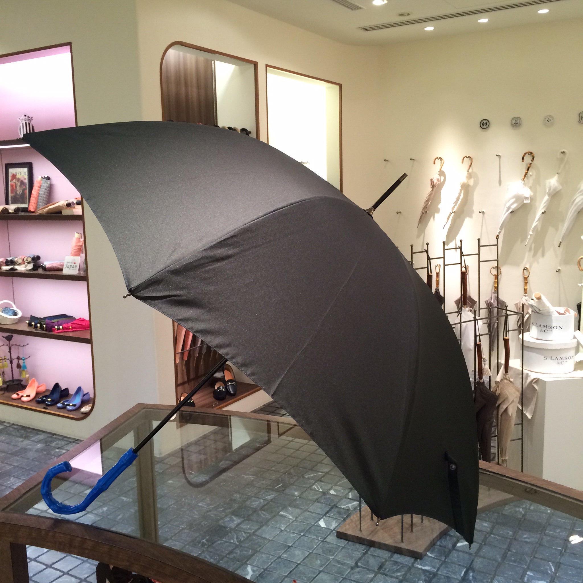 新商品！『Squiggle』Vivienne Westwood × HANWAY | 傘・日傘・レイングッズ専門店 HANWAY（ハンウェイ）のブログ